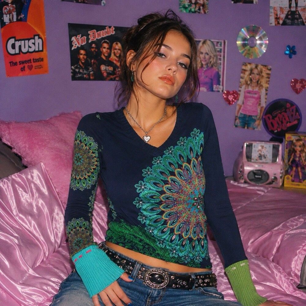 Desigual Women’s Mandala Embellished V-Neck Long Sleeve Y2K Sweater Size XS
